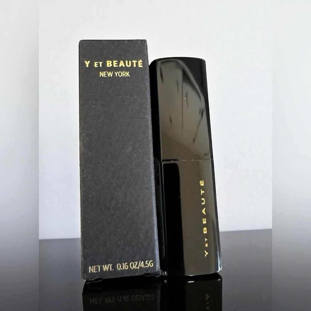 Y ET BEAUTÉ HIGH PERFORMANCE LIPSTICK - CALME. NEW IN BOX. ORGANIC.